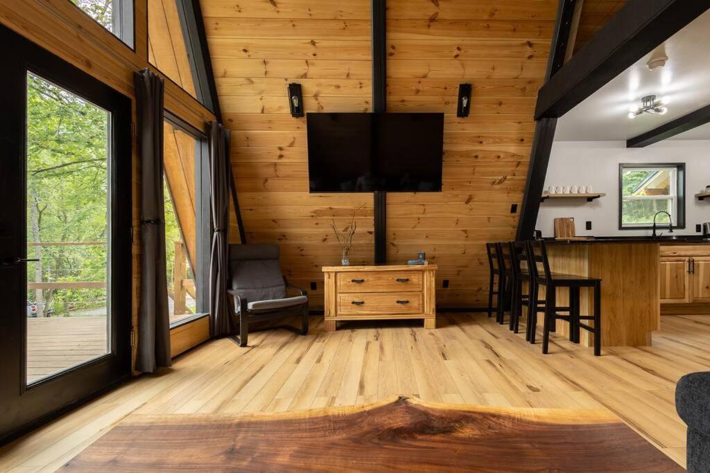 Valhalla Cabins Aframes With Hot Tubs & Sauna 코스비 외부 사진