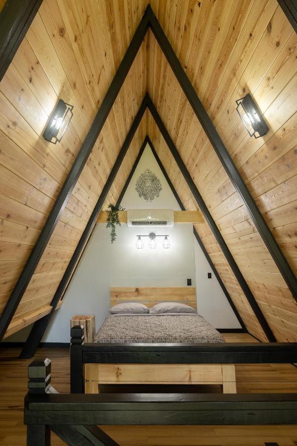 Valhalla Cabins Aframes With Hot Tubs & Sauna 코스비 외부 사진