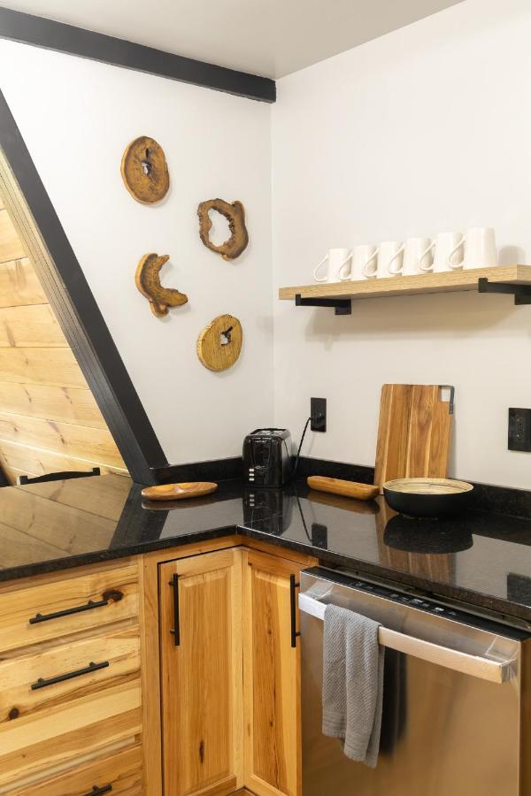 Valhalla Cabins Aframes With Hot Tubs & Sauna 코스비 외부 사진