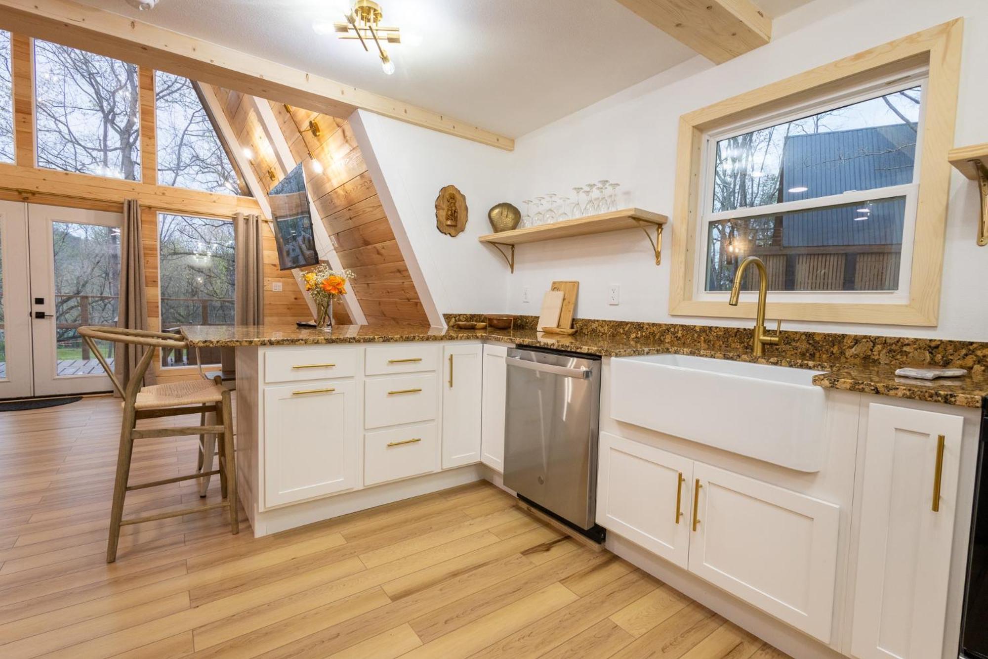 Valhalla Cabins Aframes With Hot Tubs & Sauna 코스비 외부 사진